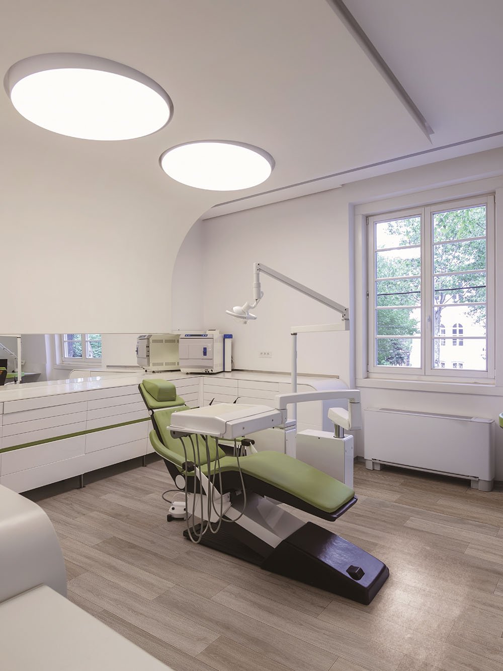 Dental treatment room with sheet vinyl flooring