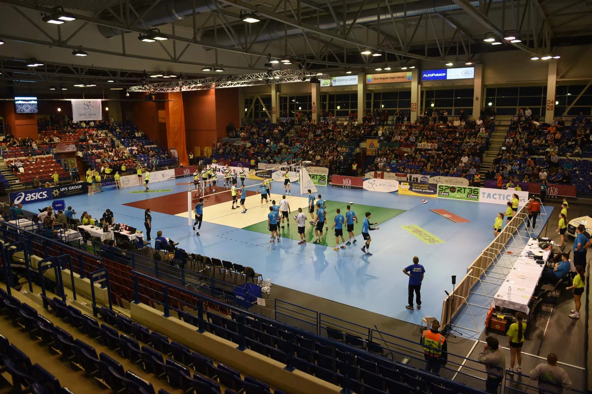 Grabo sport floor in a spectator arena during a match